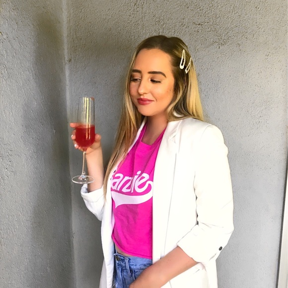 🤍MEET YOUR STYLIST🤍 - Picture 4 of 9